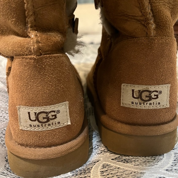 Ugg Bailey Button boots - only worn a few times. - Picture 2 of 7